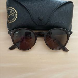 Round Brown Ray Bans
